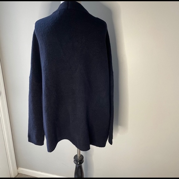 Zara Navy Blue Buttondown Cardigan in Medium - Picture 7 of 7